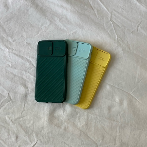 Free w purchase Bundle of I phone 11 cases with camera protect - Picture 9 of 11